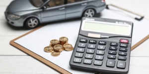 Kerusakan Kendaraan Akibat Diamuk Massa Yang Sedang Demonstrasi